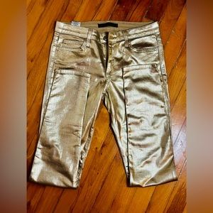 Metallic gold Joe’s jeans. Mid Rise Skinny. Size 29. NWOT.